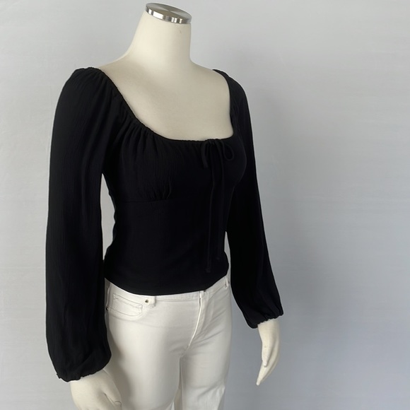 NWT Abercrombie and Fitch Top Size Small - Picture 4 of 11